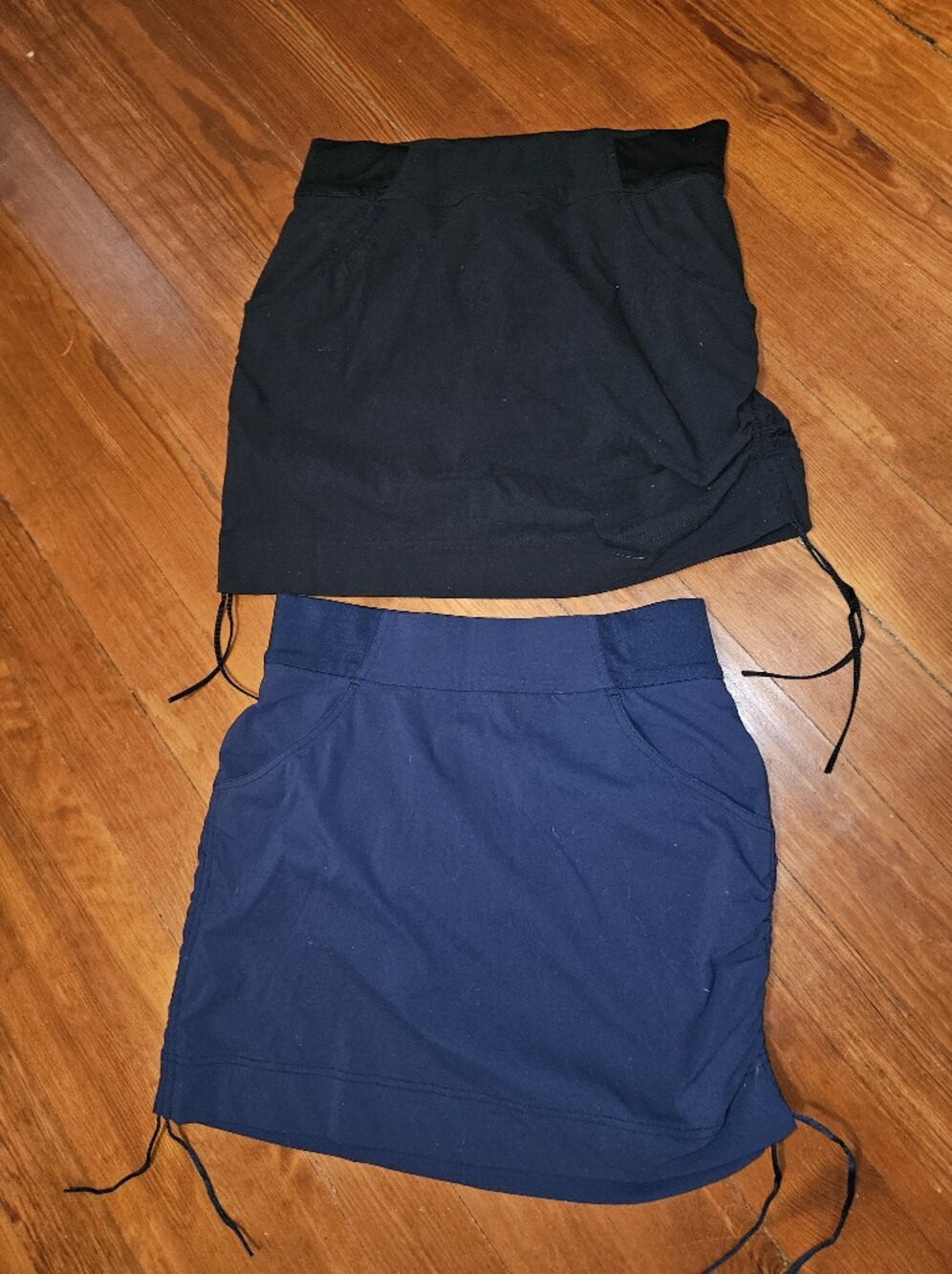 Set of 2 - SMALL * Columbia * Skirts Black & Blue OmniShield Cinch Side Pockets